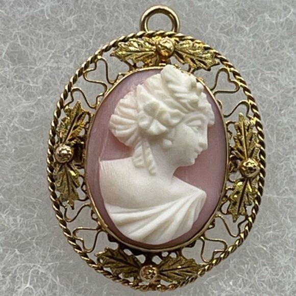 Victorian cameo brooch 10K gold left facing - Picture 1 of 13